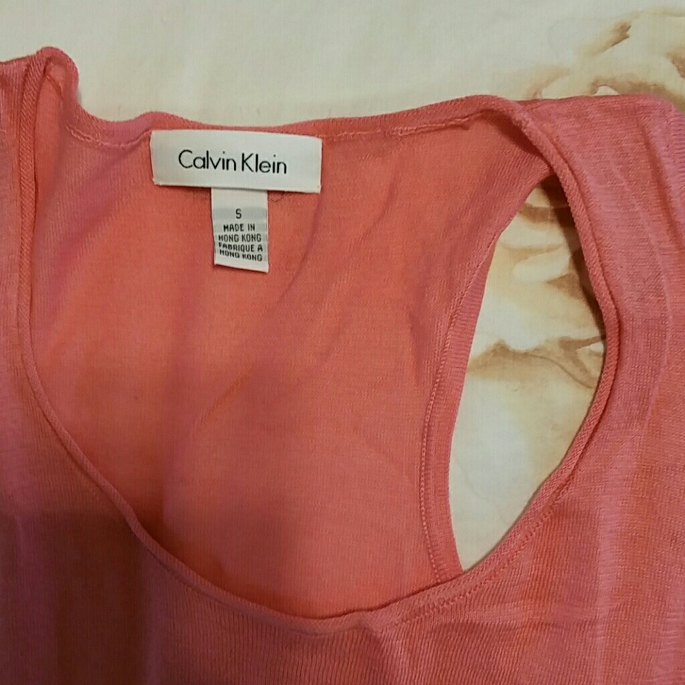 Tops - Picture 2 of 3
